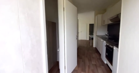 Eingangsbereich und Küchenzeile